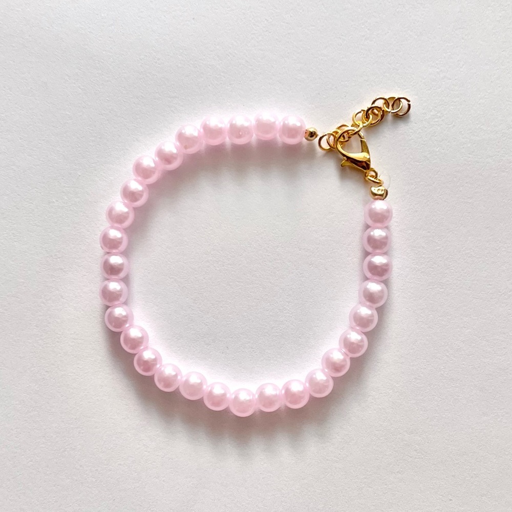 Pink pearl bracelet